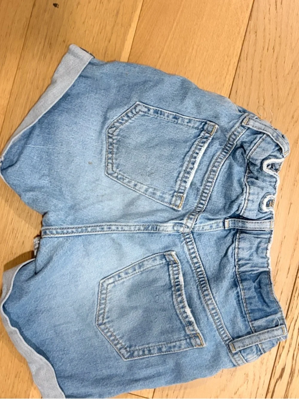 Bundle of 2 Size 10 GAP Light Wash and Dark Denim Paisley Print Girls' Shorts
